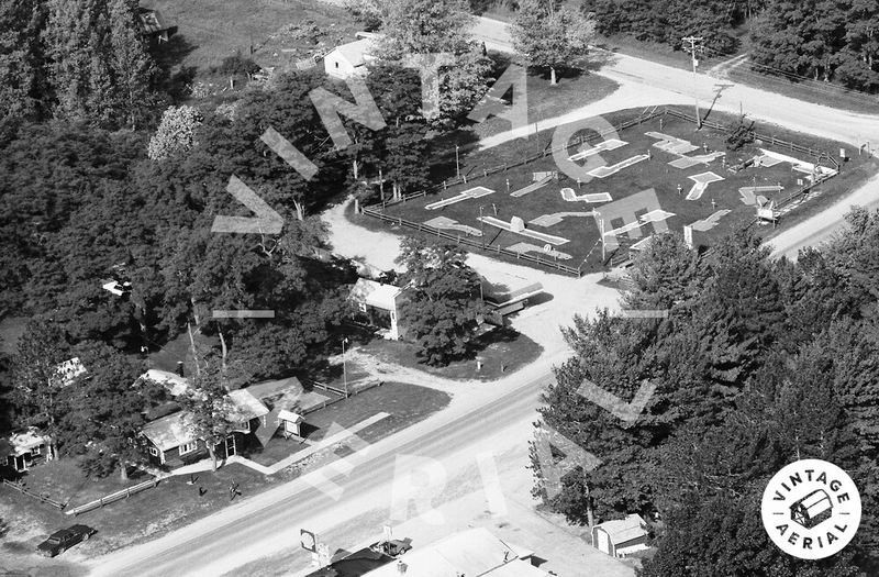 Kates Sweet Shop & Mini Golf (Buds Mini Golf, Lochen Wood Mini Golf and Ice Cream) - 1988
